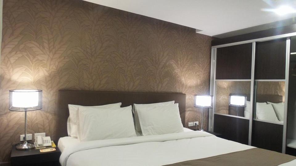 Gt Hotel Iloilo Room photo